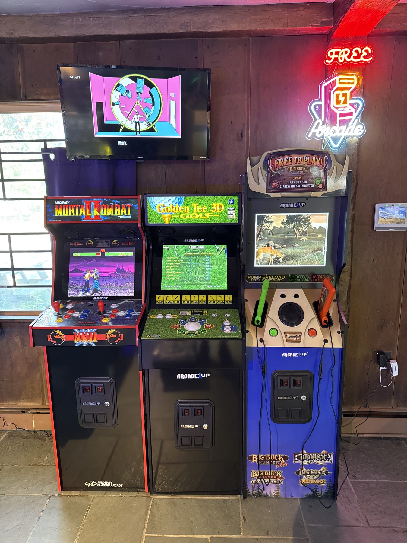 The free-play arcade at Notch Nugs
